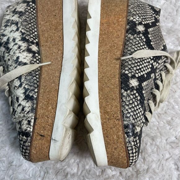 Steve Madden Korrie Lace-Up snake skin print Beige & gray Platform Sneakers SZ10 - Picture 8 of 14